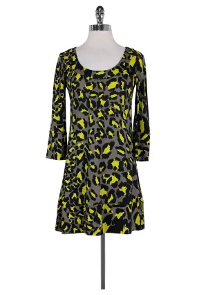 Diane von Furstenberg - Grey & Yellow Leopard Print Shift Sz 2