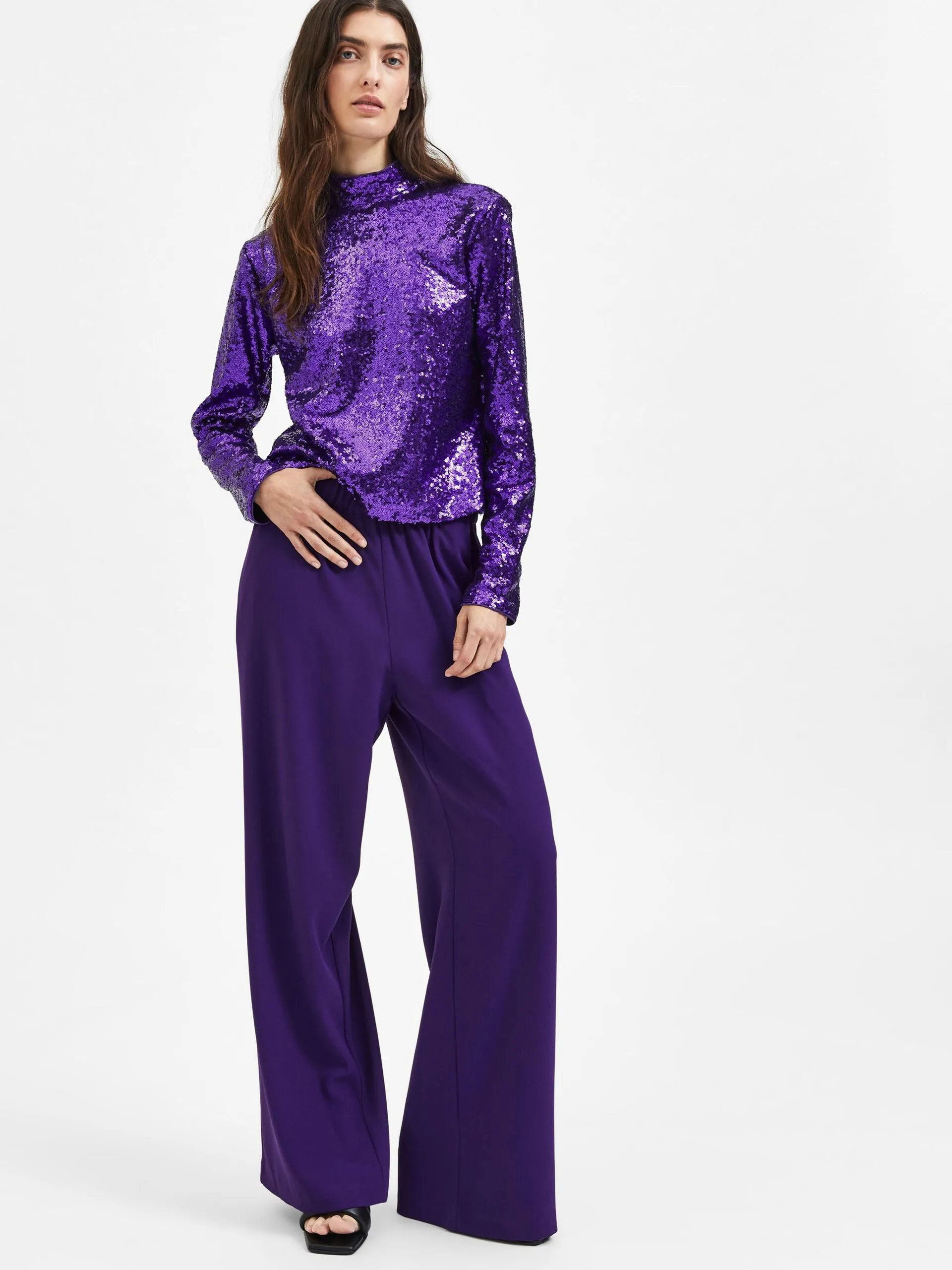 Relaxed Trousers in Acai