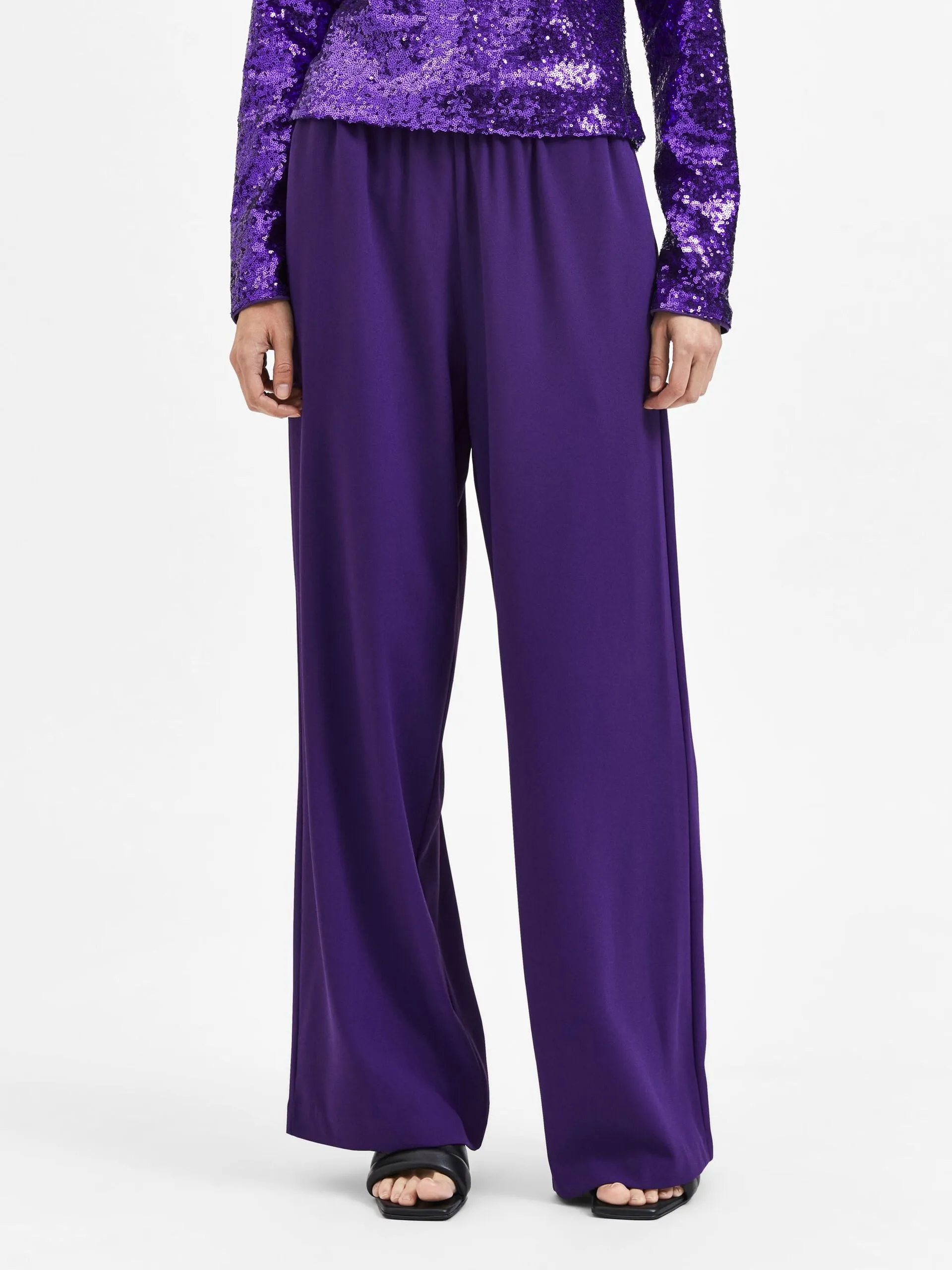 Relaxed Trousers in Acai
