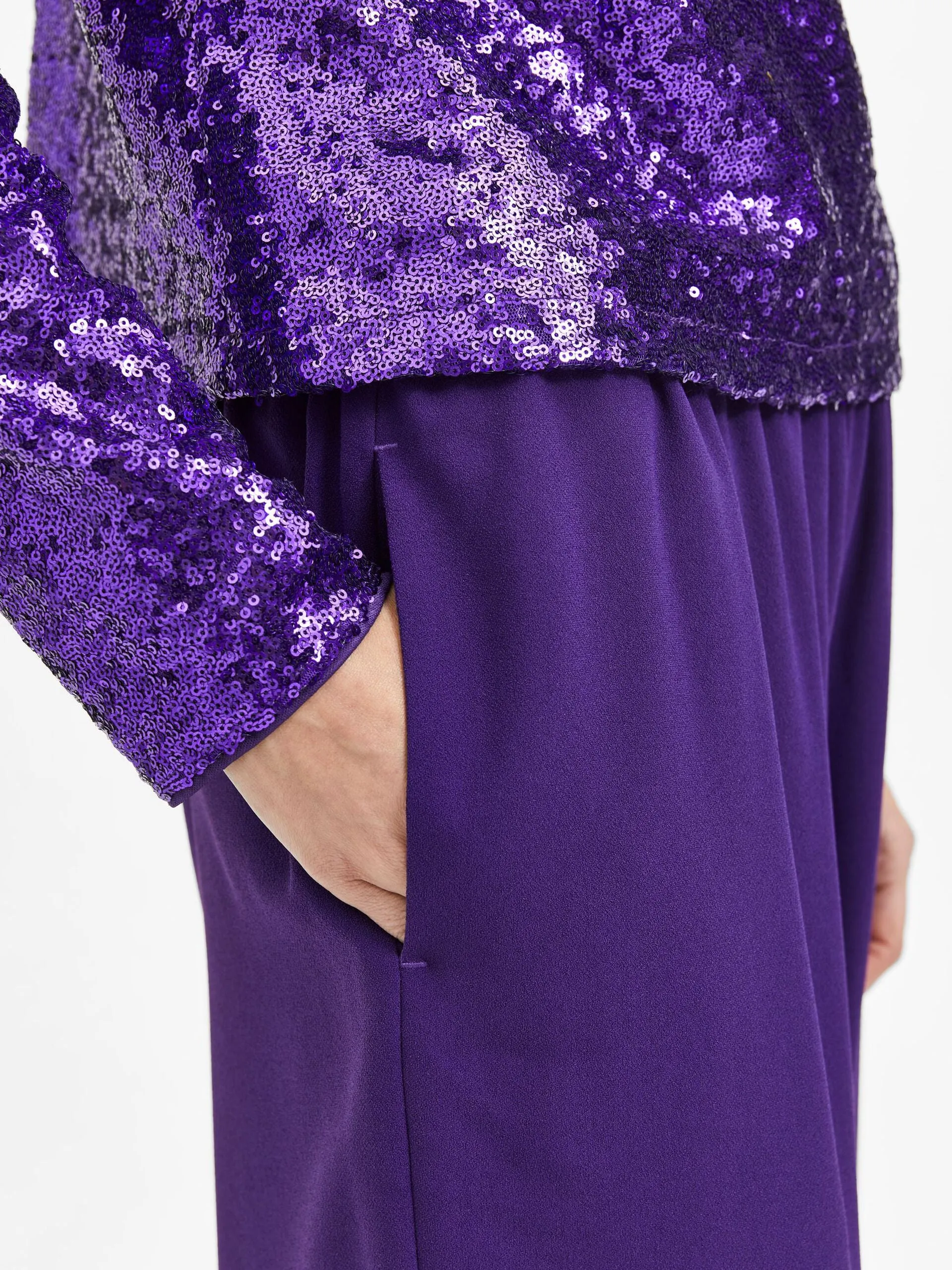 Relaxed Trousers in Acai